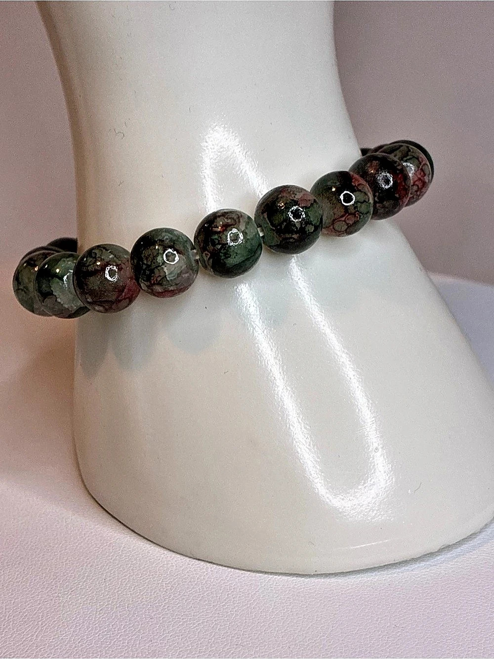 Natural Gemstones Round Beaded Bracelet in Green & Black